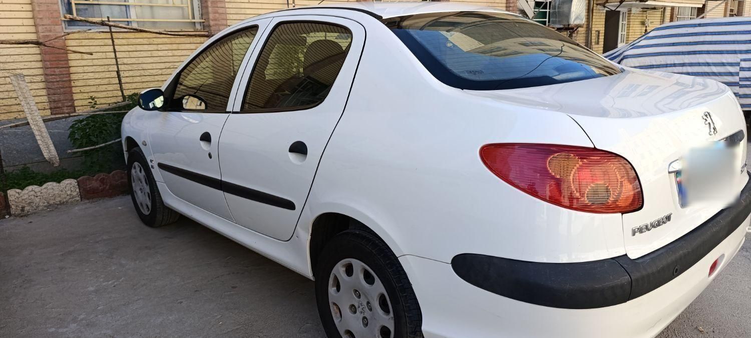 پژو ۲۰۶ صندوق دار v8 - 1395