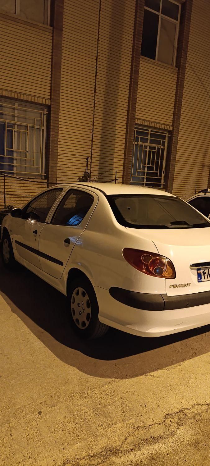 پژو ۲۰۶ صندوق دار v8 - 1395