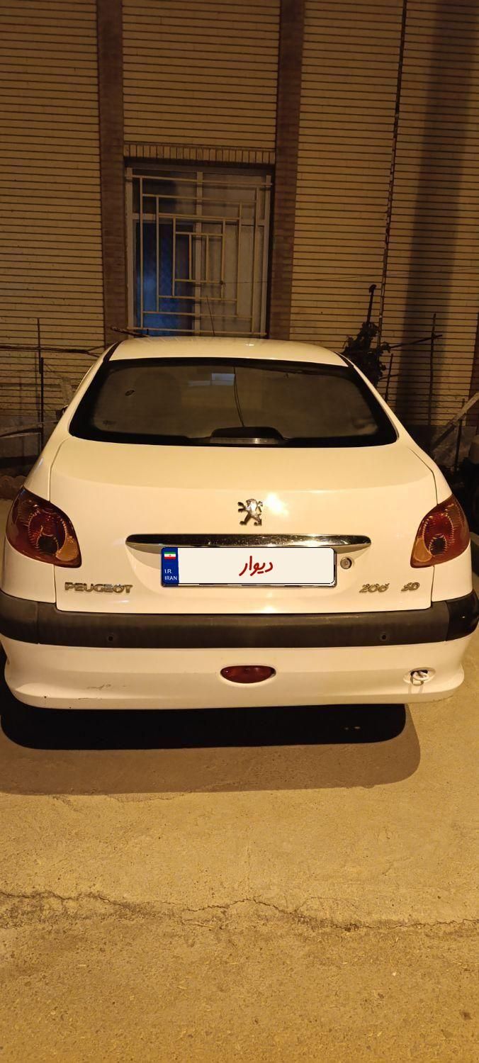 پژو ۲۰۶ صندوق دار v8 - 1395