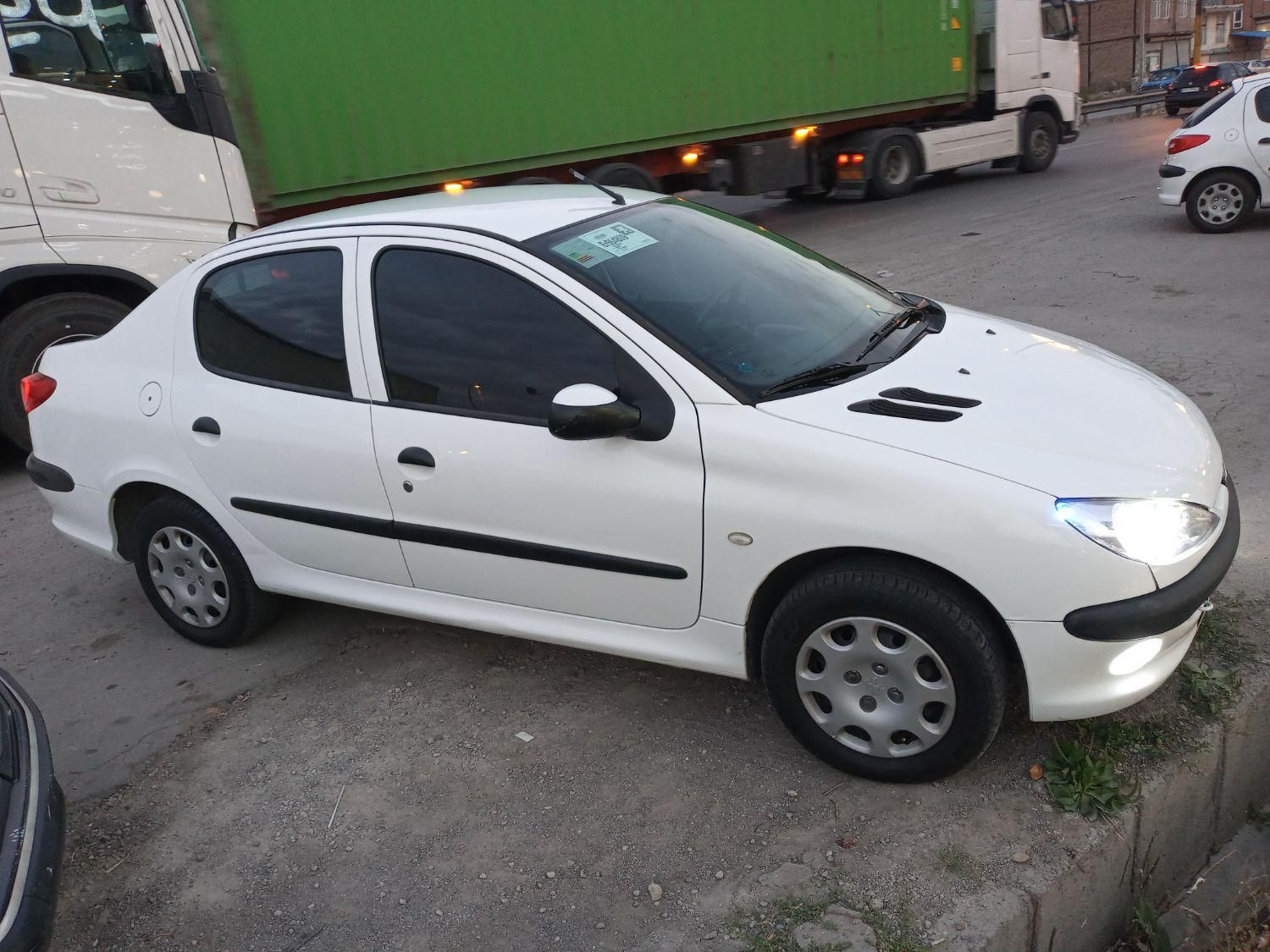 پژو ۲۰۶ صندوق دار v8 - 1394