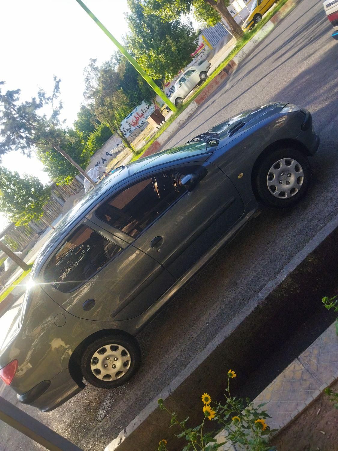 پژو ۲۰۶ صندوق دار v8 - 1393