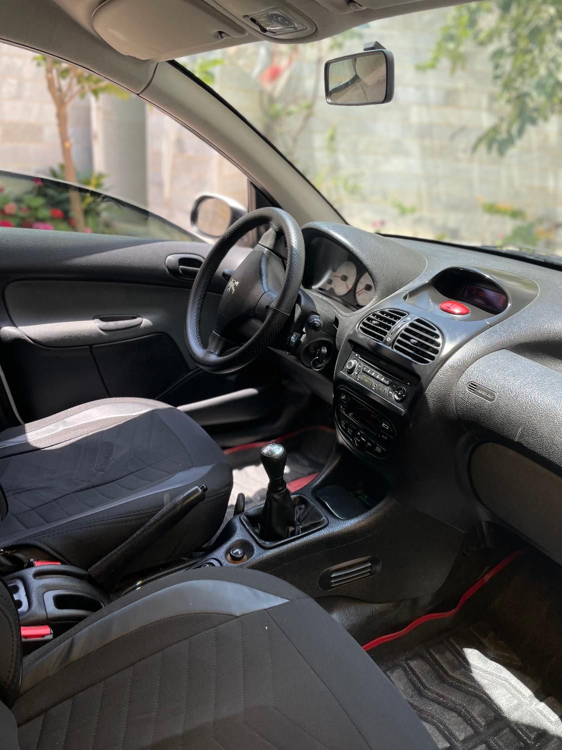 پژو ۲۰۶ صندوق دار v8 - 1397