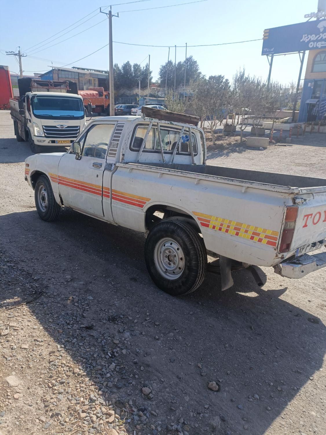 تویوتا کمری XLE - 1402