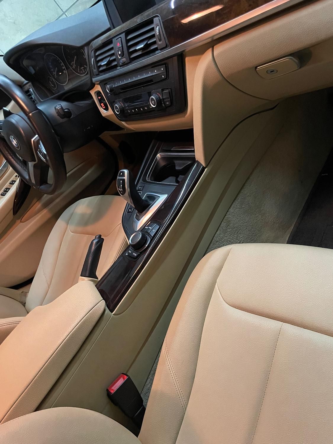 ب ام و سری 3 سدان 320i - 2014