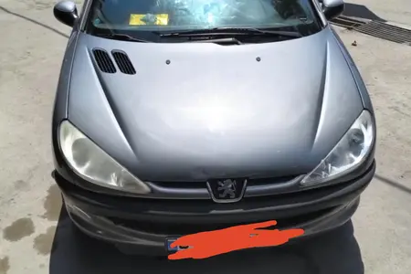 پژو ۲۰۶ صندوق دار v8 - 1396