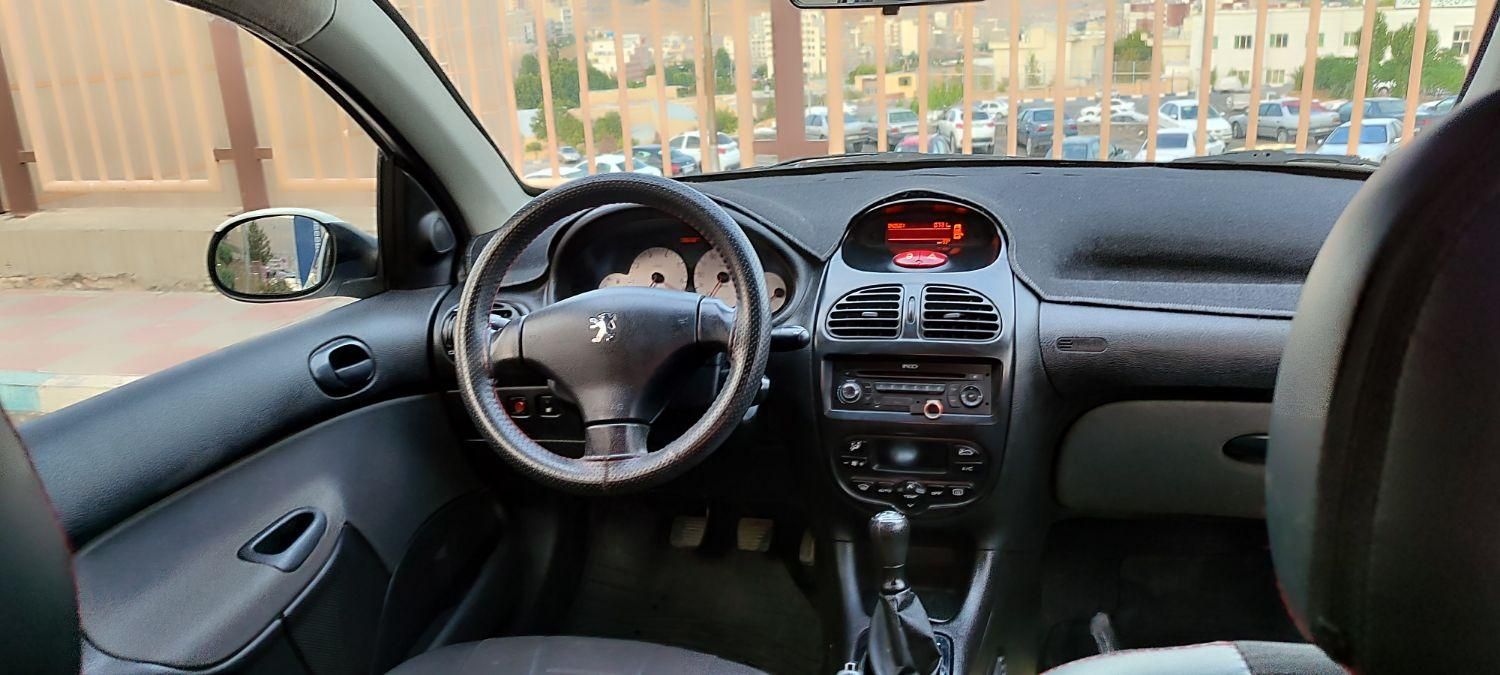 پژو ۲۰۶ صندوق دار v8 - 1398