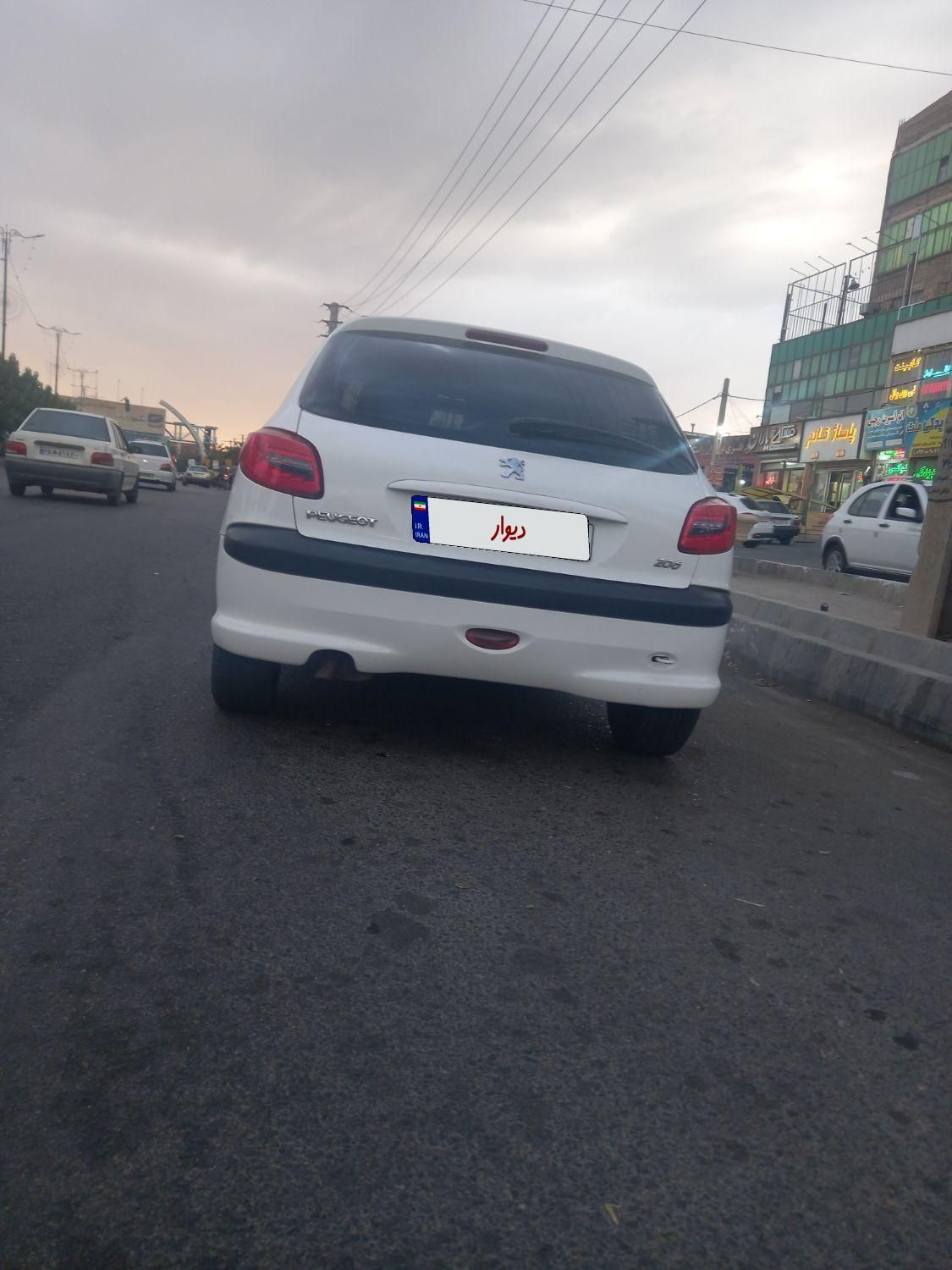 پژو 206 تیپ 3 - 1390