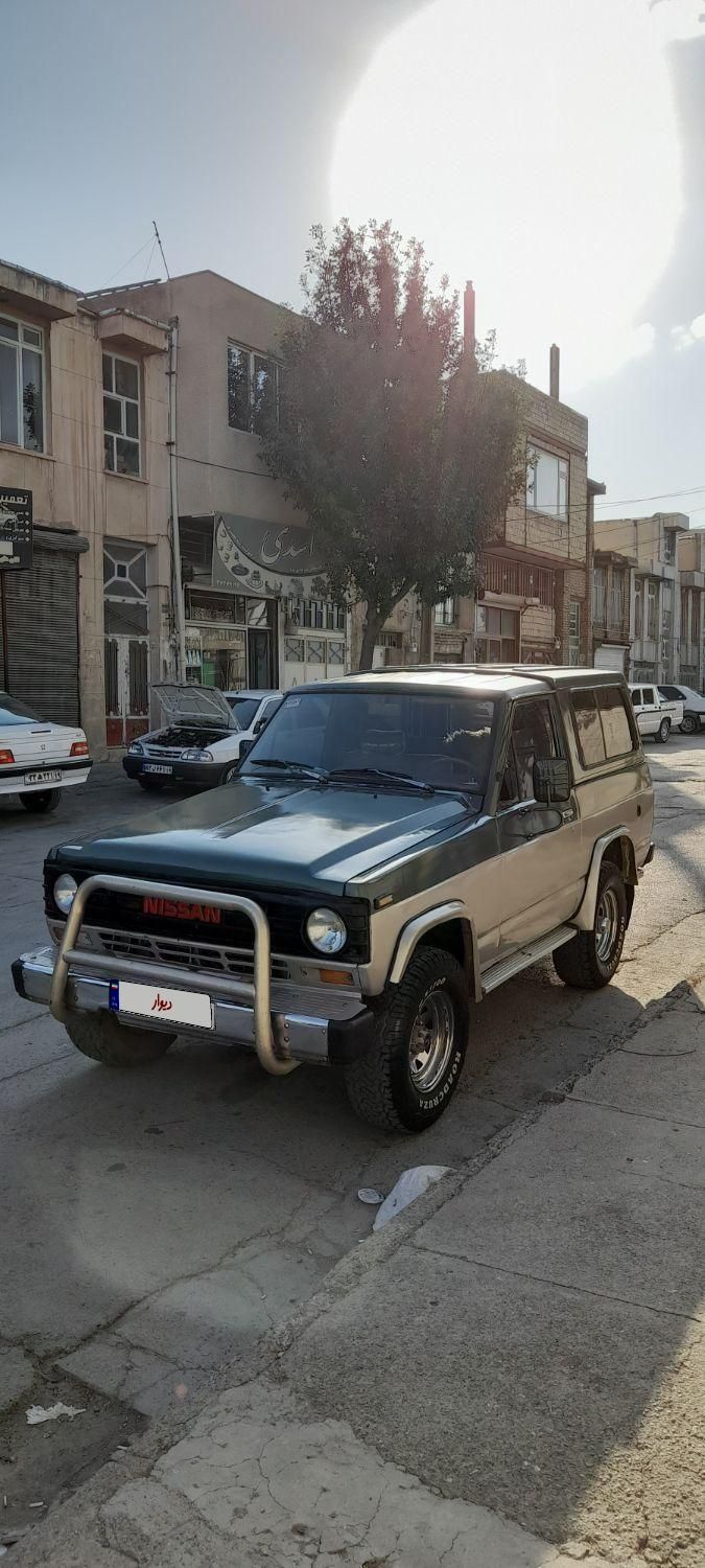 نیسان پاترول دو درب دنده‌ای - 1998