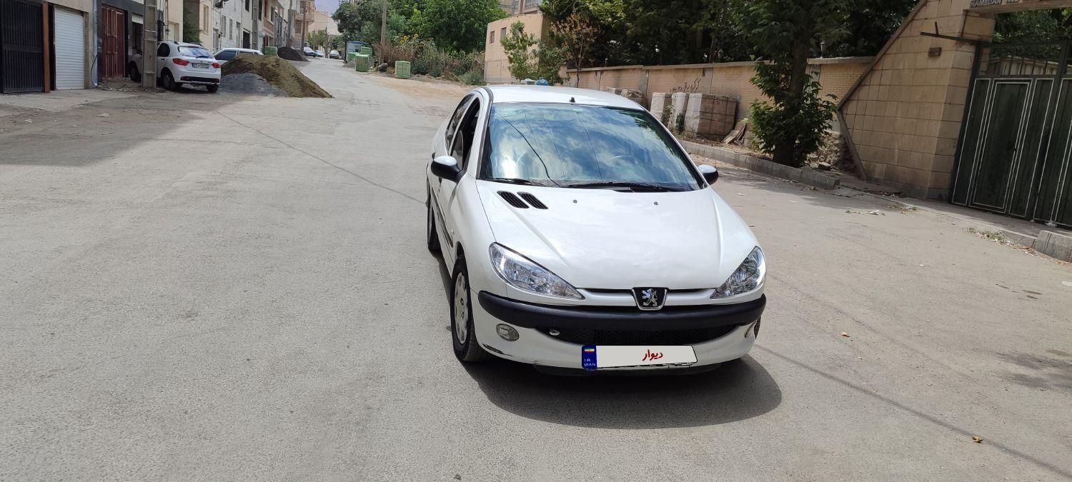 پژو ۲۰۶ صندوق دار v8 - 1393
