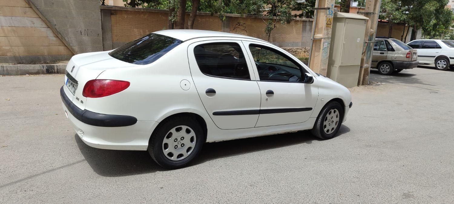 پژو ۲۰۶ صندوق دار v8 - 1393