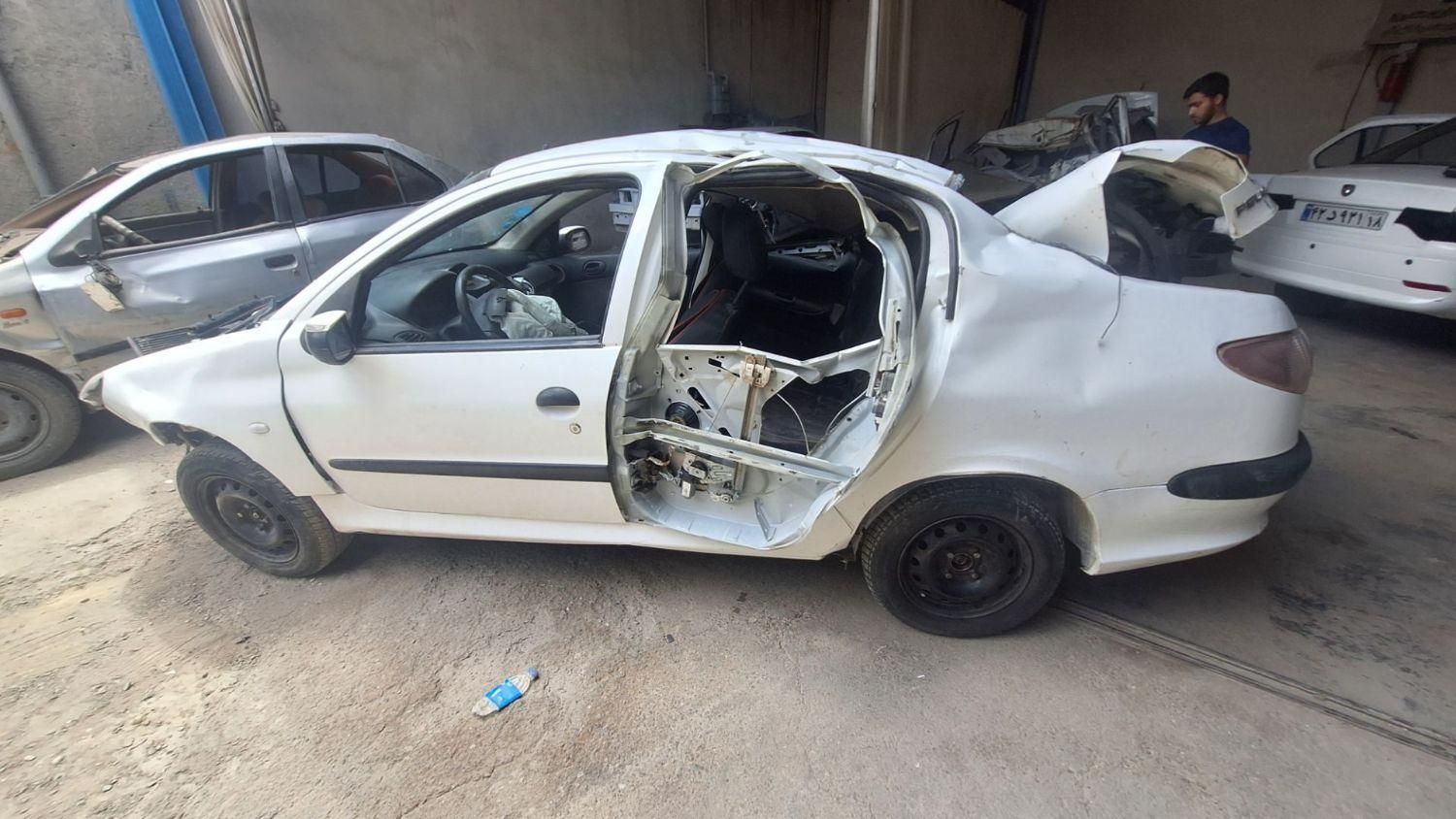 پژو ۲۰۶ صندوق دار v8 - 1390