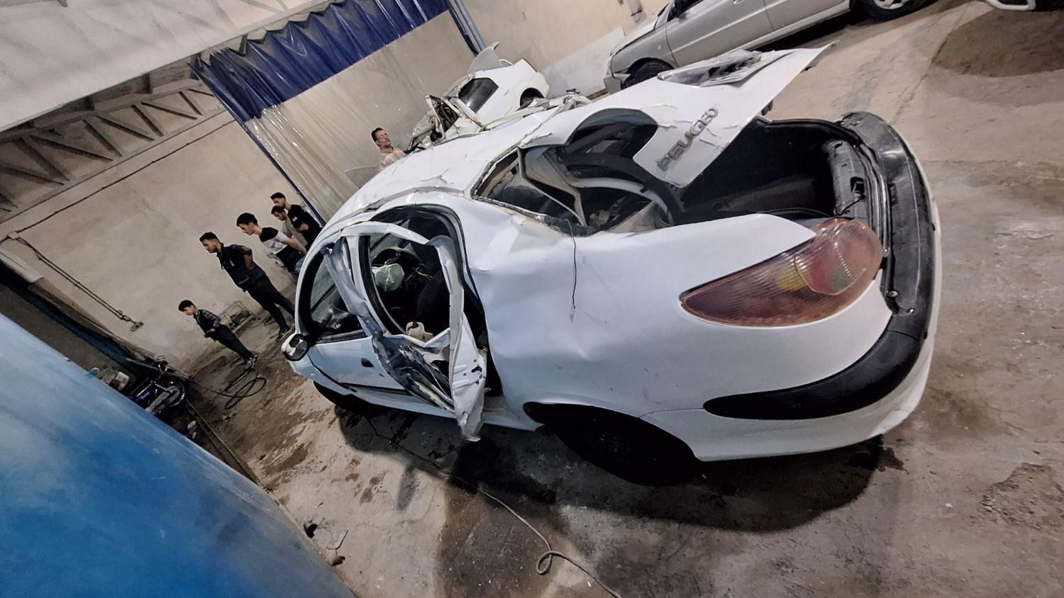 پژو ۲۰۶ صندوق دار v8 - 1390