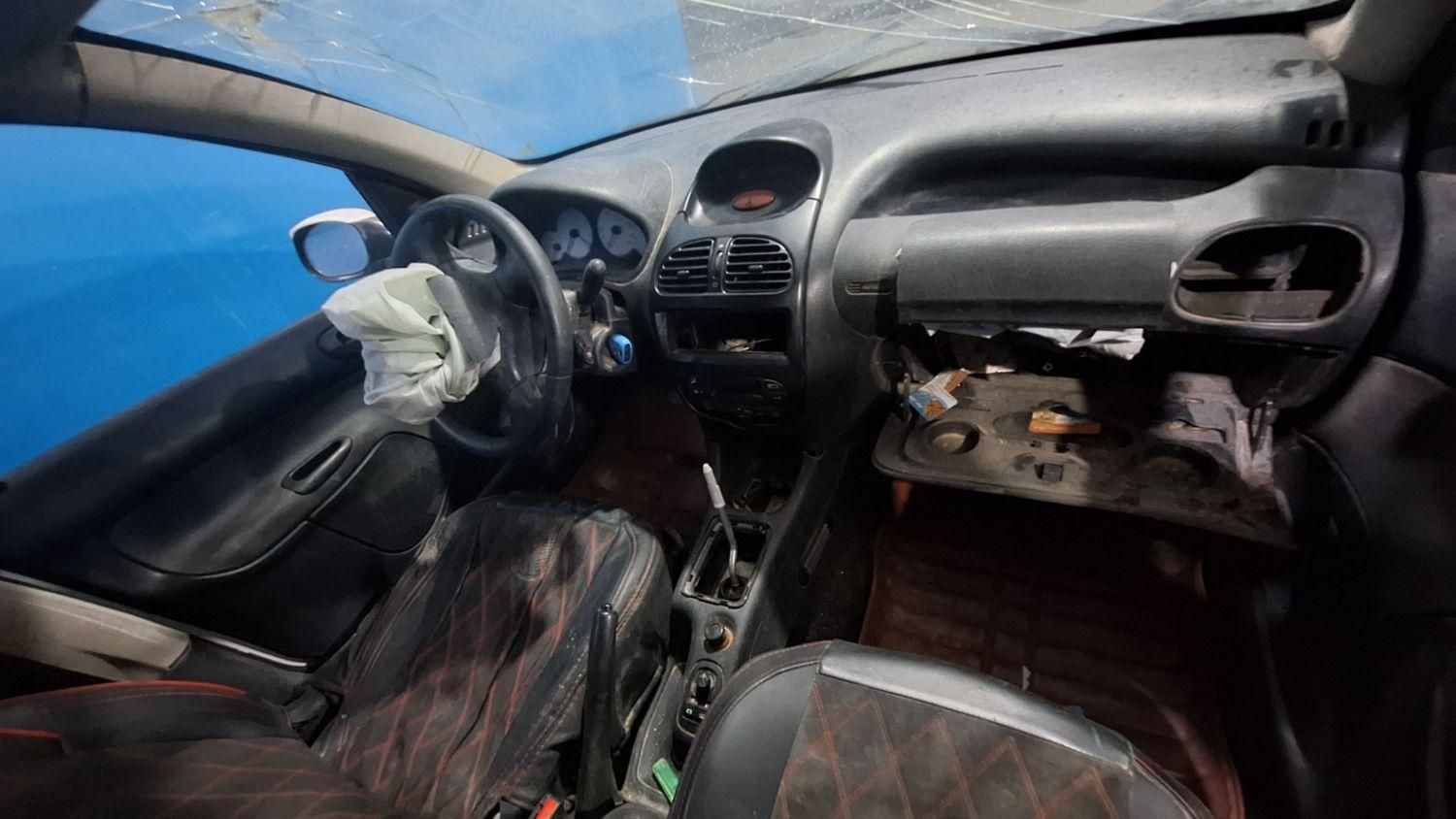 پژو ۲۰۶ صندوق دار v8 - 1390