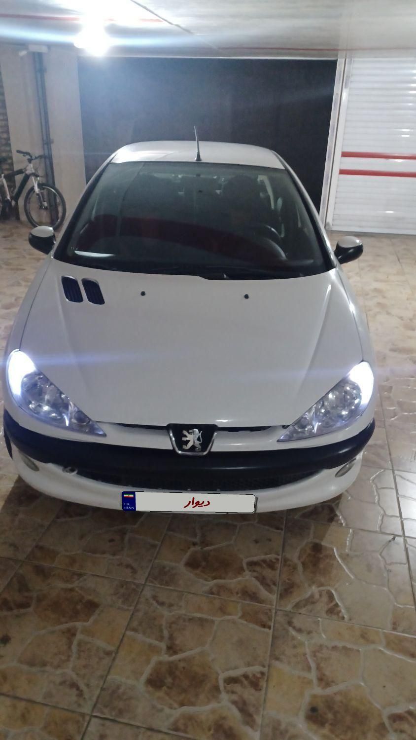 پژو ۲۰۶ صندوق دار v8 - 1394