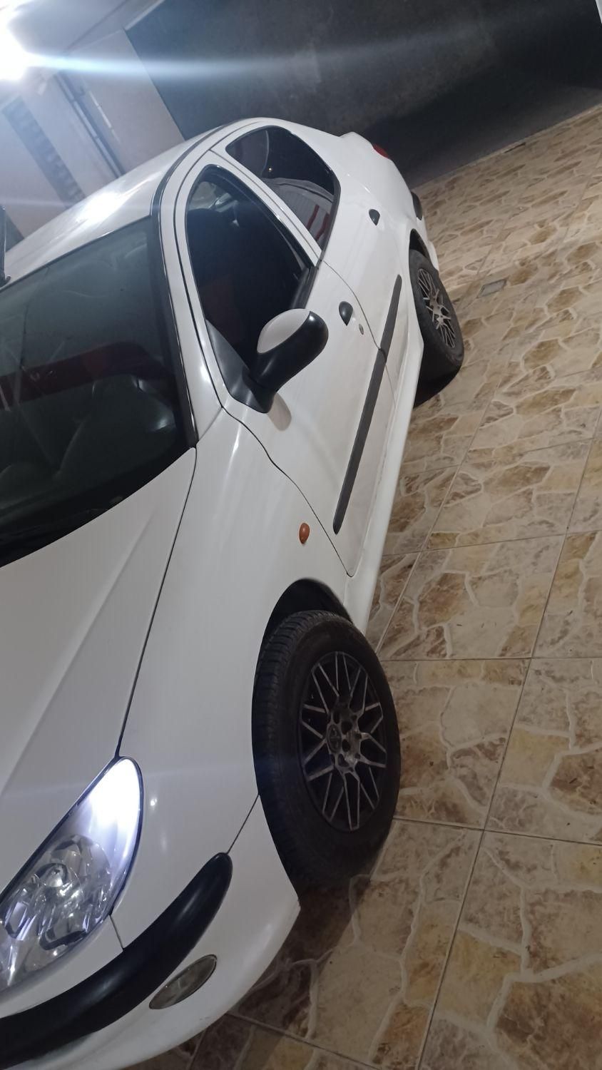 پژو ۲۰۶ صندوق دار v8 - 1394