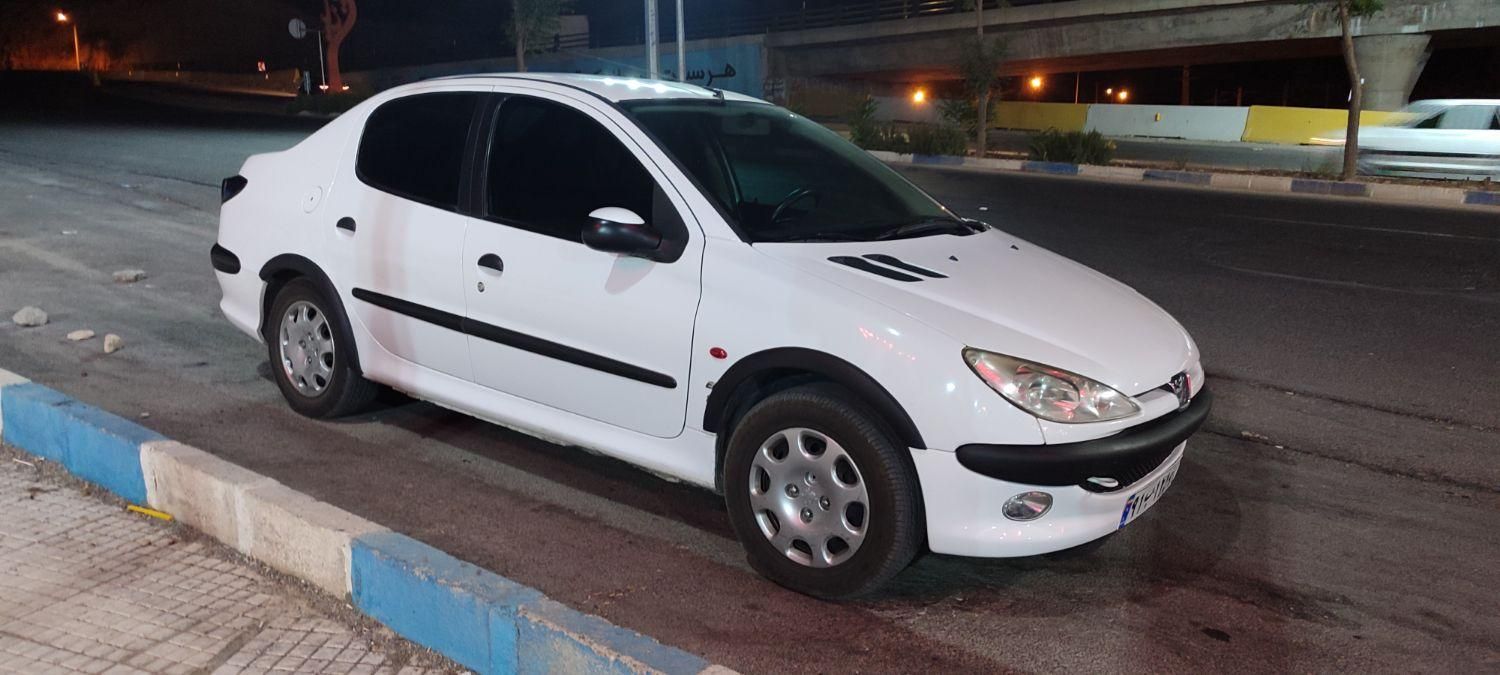 پژو ۲۰۶ صندوق دار v8 - 1390