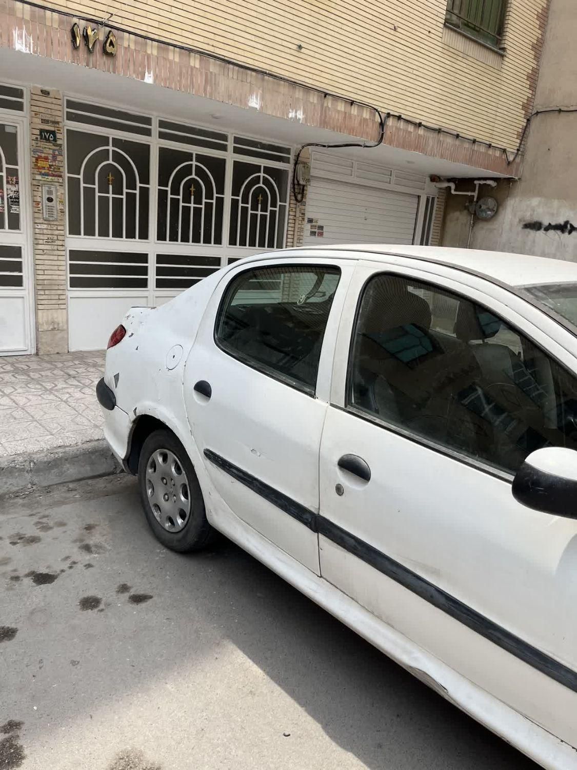 پژو ۲۰۶ صندوق دار v8 - 1390