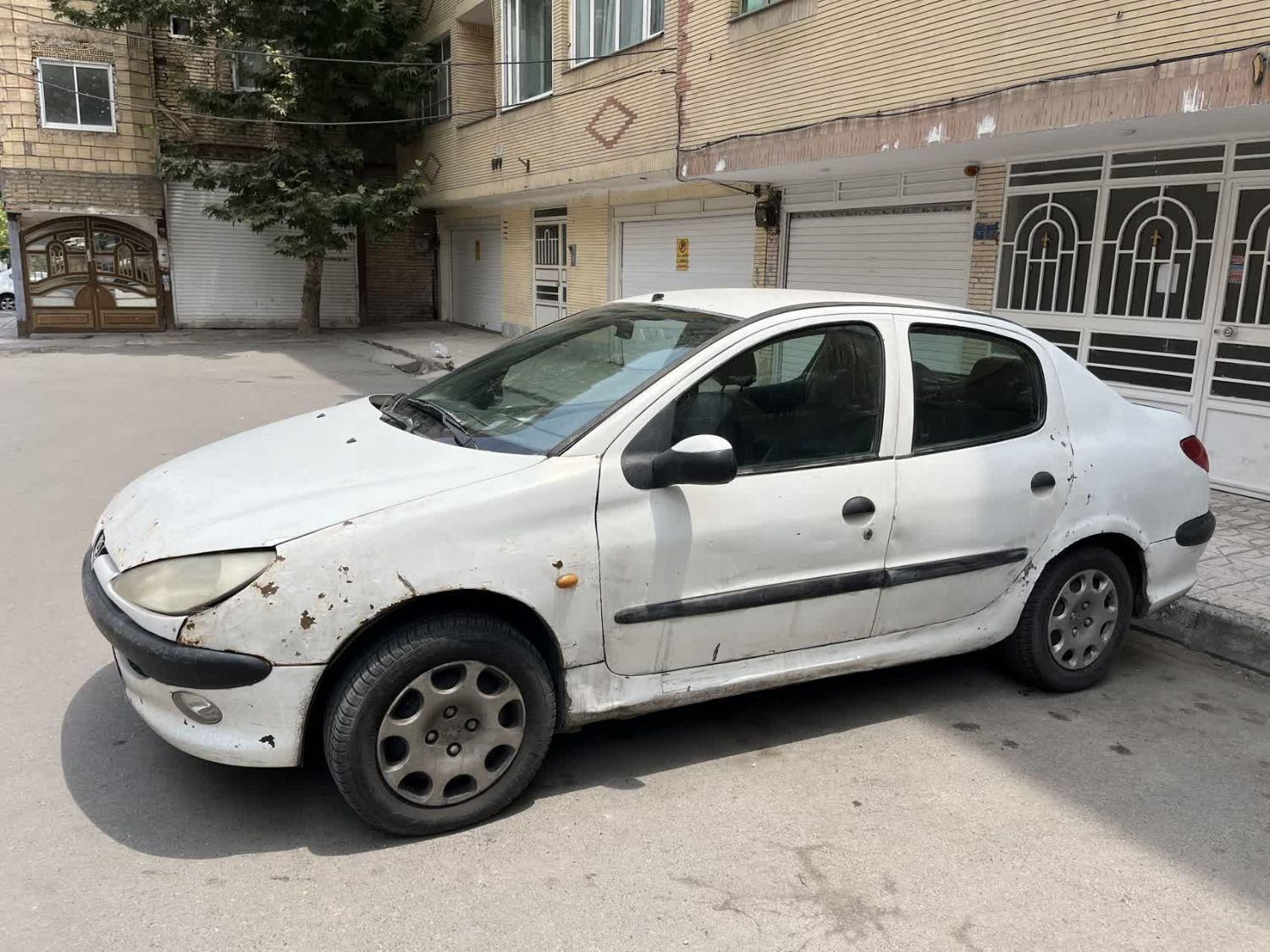 پژو ۲۰۶ صندوق دار v8 - 1390