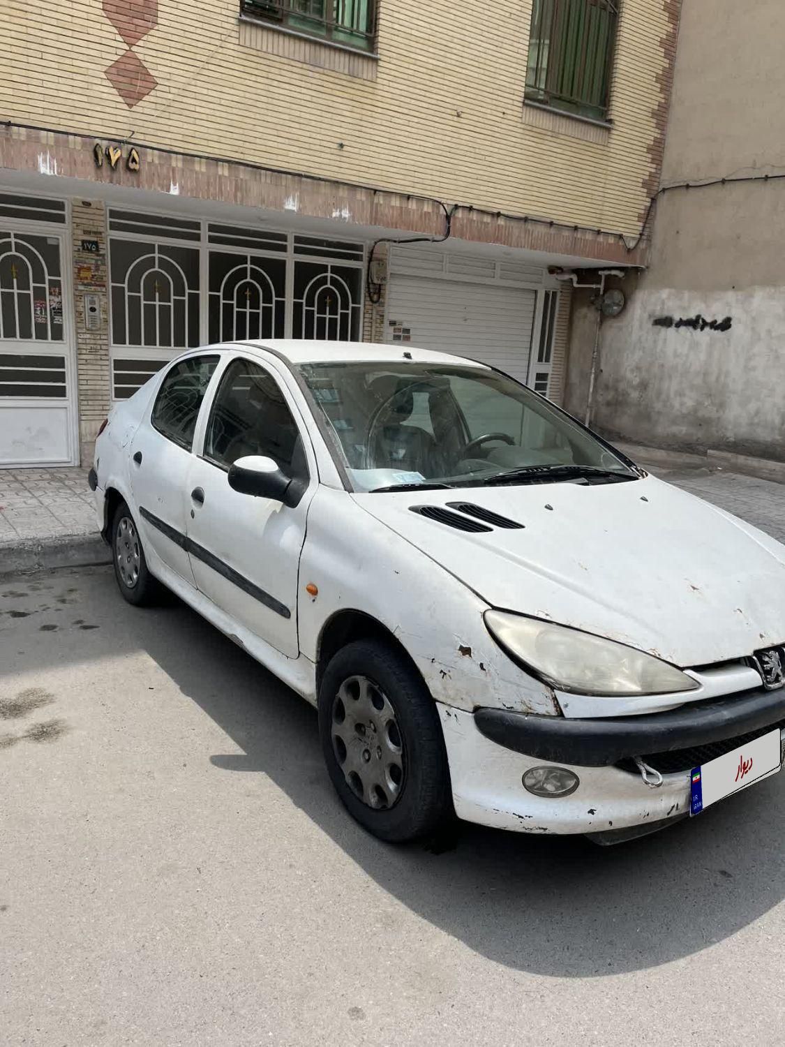 پژو ۲۰۶ صندوق دار v8 - 1390