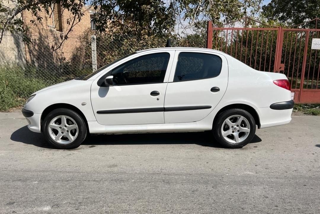 پژو ۲۰۶ صندوق دار v8 - 1396