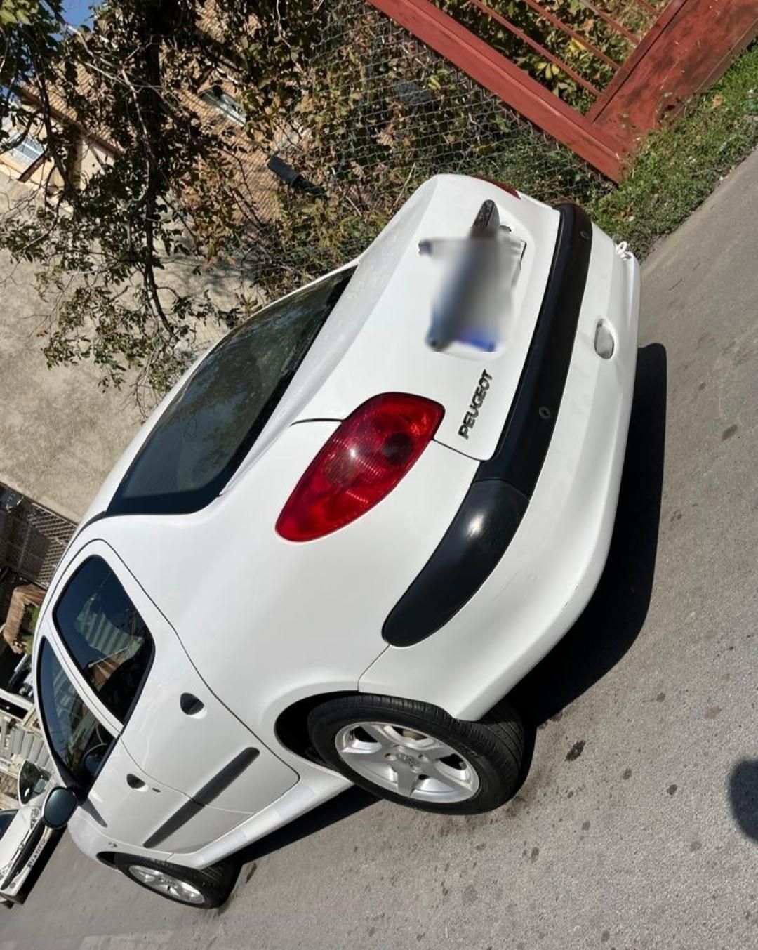 پژو ۲۰۶ صندوق دار v8 - 1396