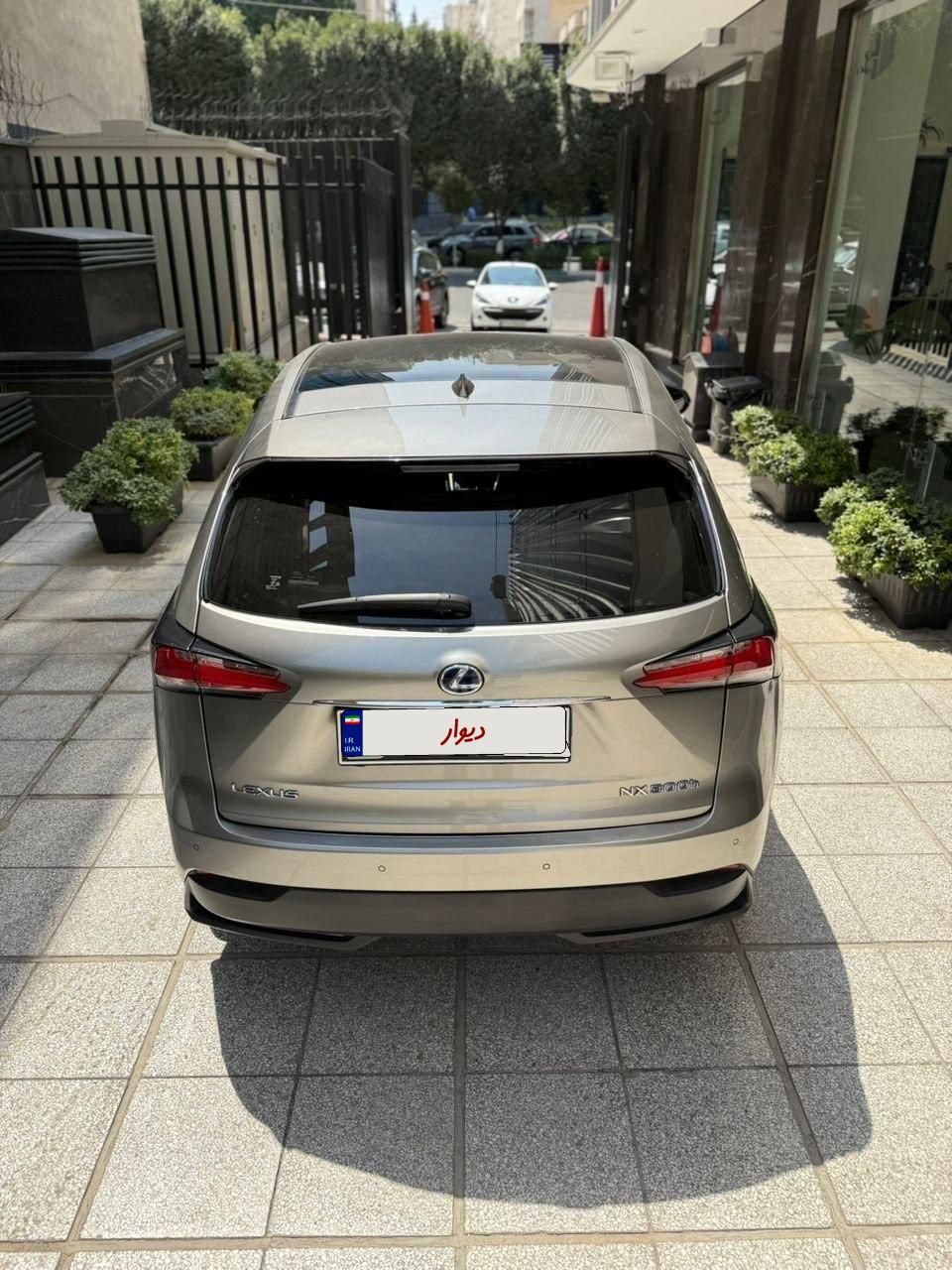 لکسوس NX هیبرید 300H - 2017