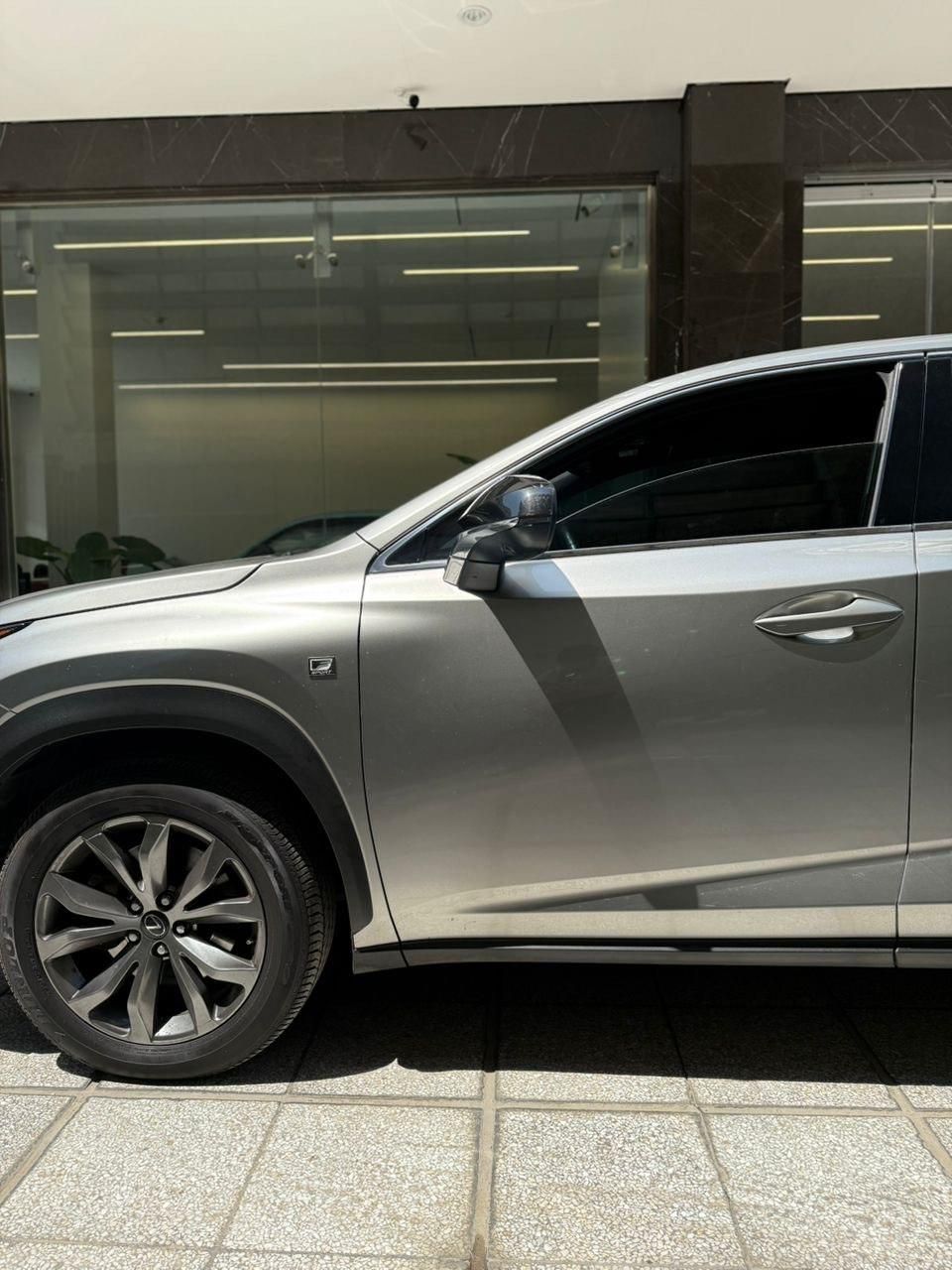 لکسوس NX هیبرید 300H - 2017