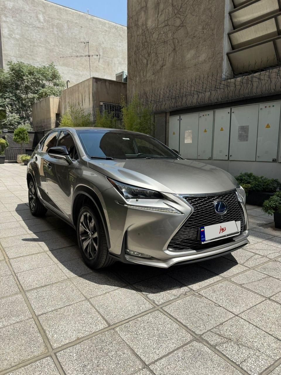 لکسوس NX هیبرید 300H - 2017