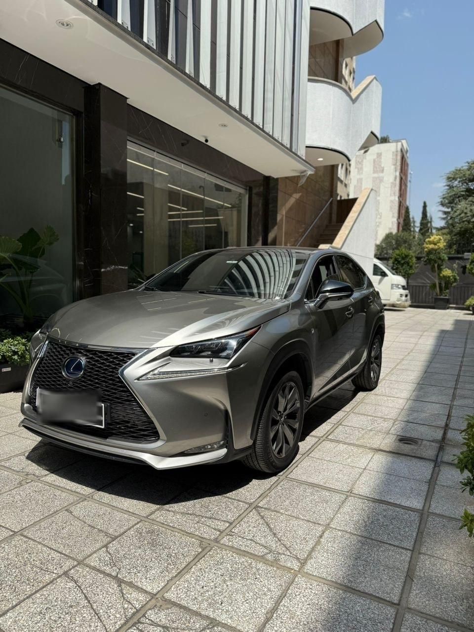 لکسوس NX هیبرید 300H - 2017
