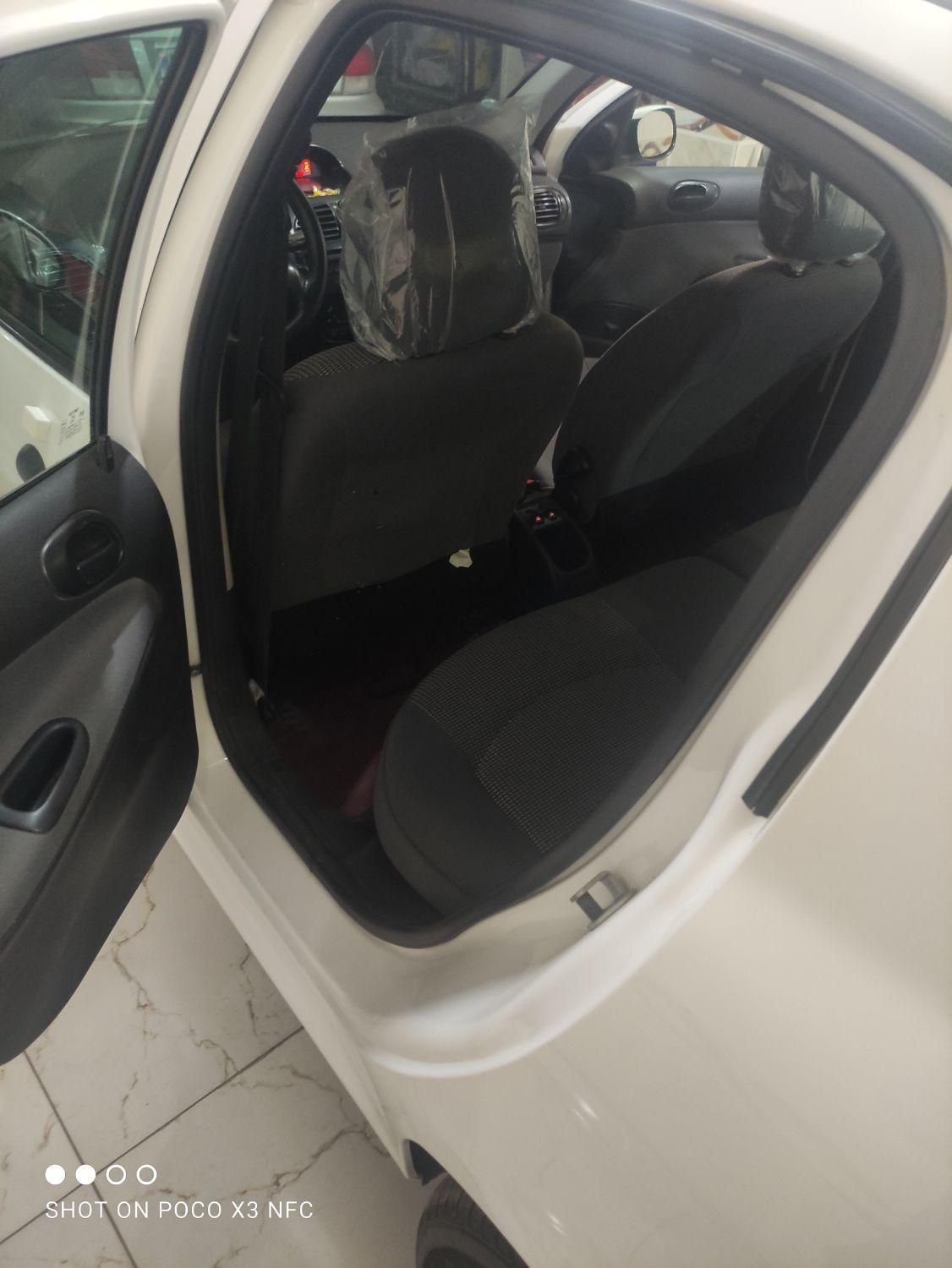 پژو ۲۰۶ صندوق دار v8 - 1396