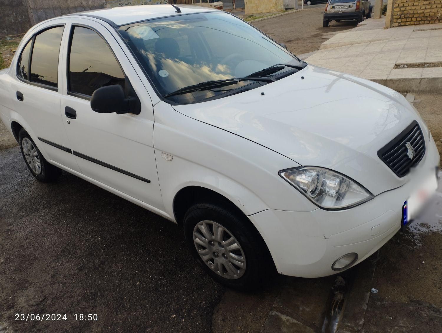 تیبا صندوق دار SX - 1400
