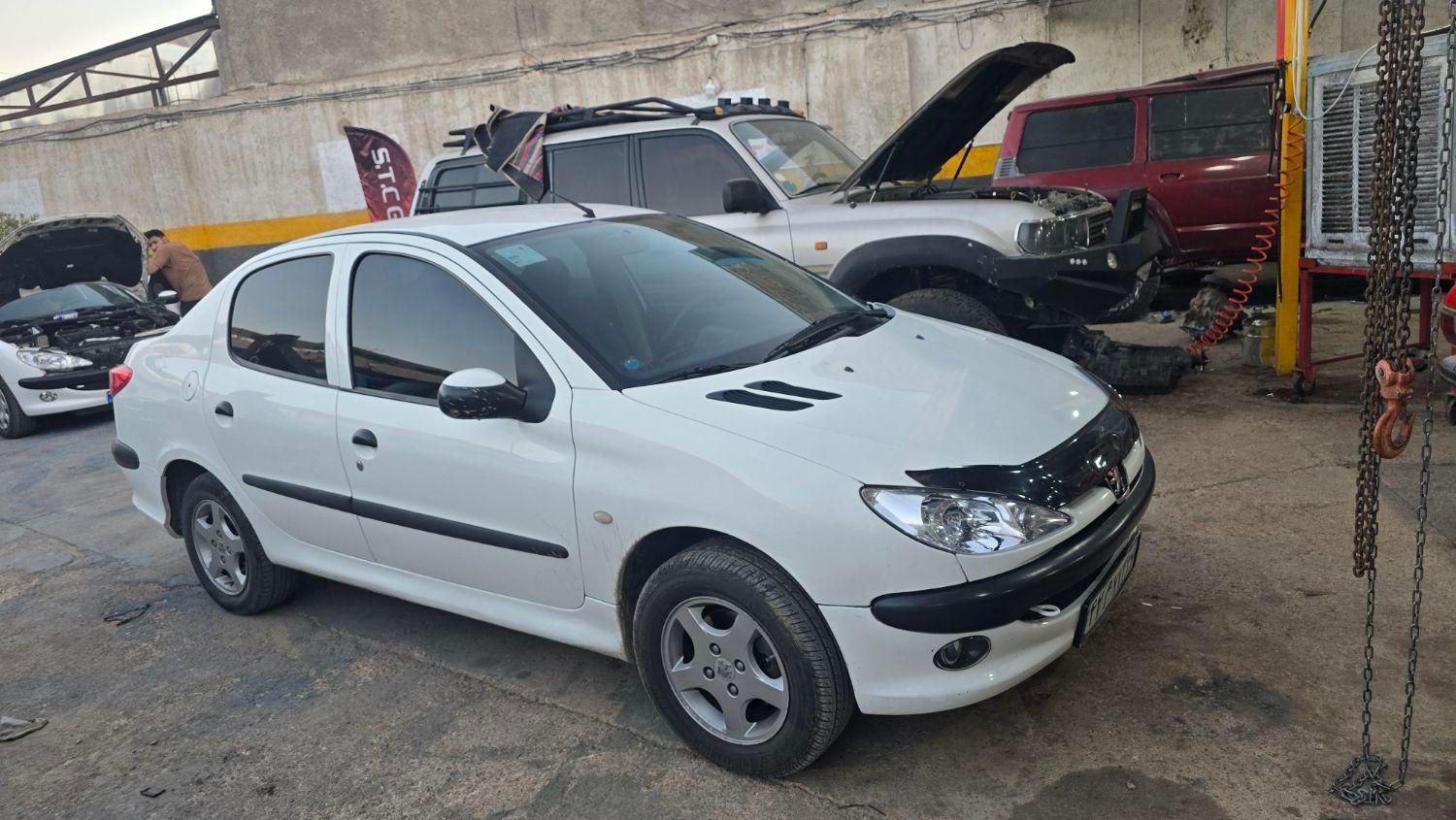 پژو ۲۰۶ صندوق دار v8 - 1396