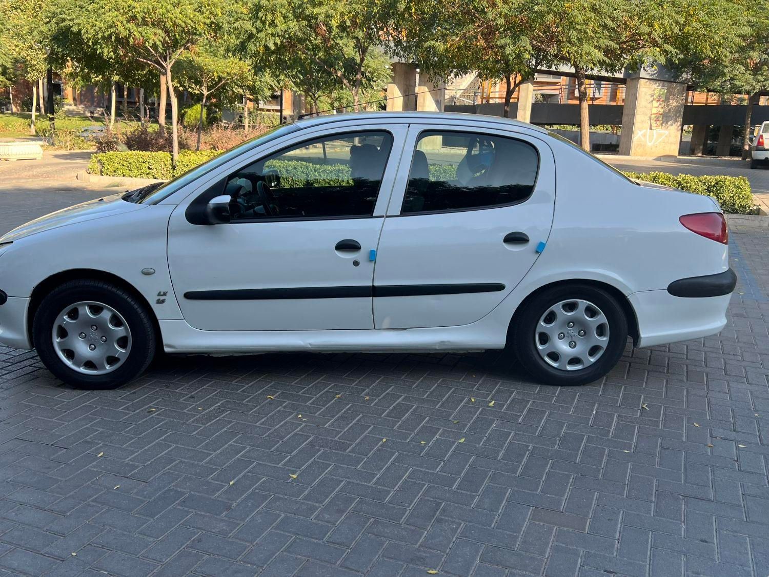 پژو ۲۰۶ صندوق دار v8 - 1395
