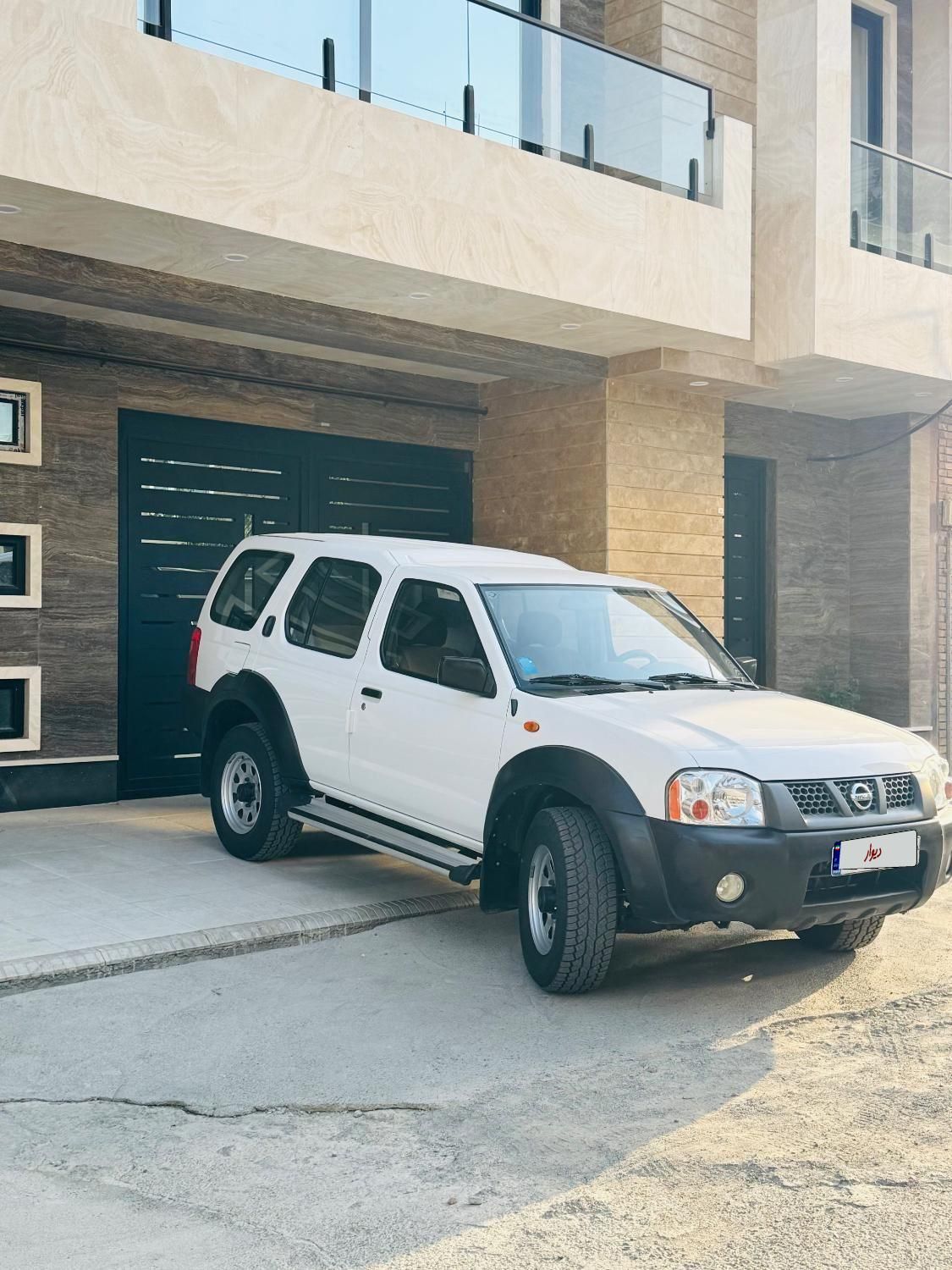 نیسان رونیز دنده‌ای - 1387