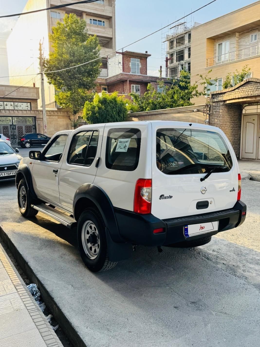 نیسان رونیز دنده‌ای - 1387