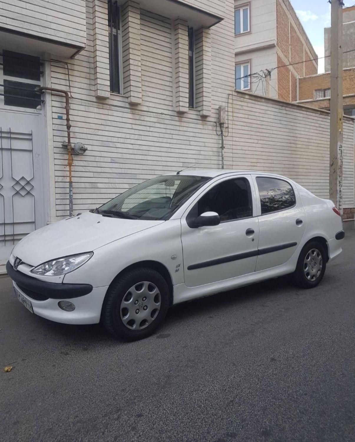 پژو ۲۰۶ صندوق دار v8 - 1393