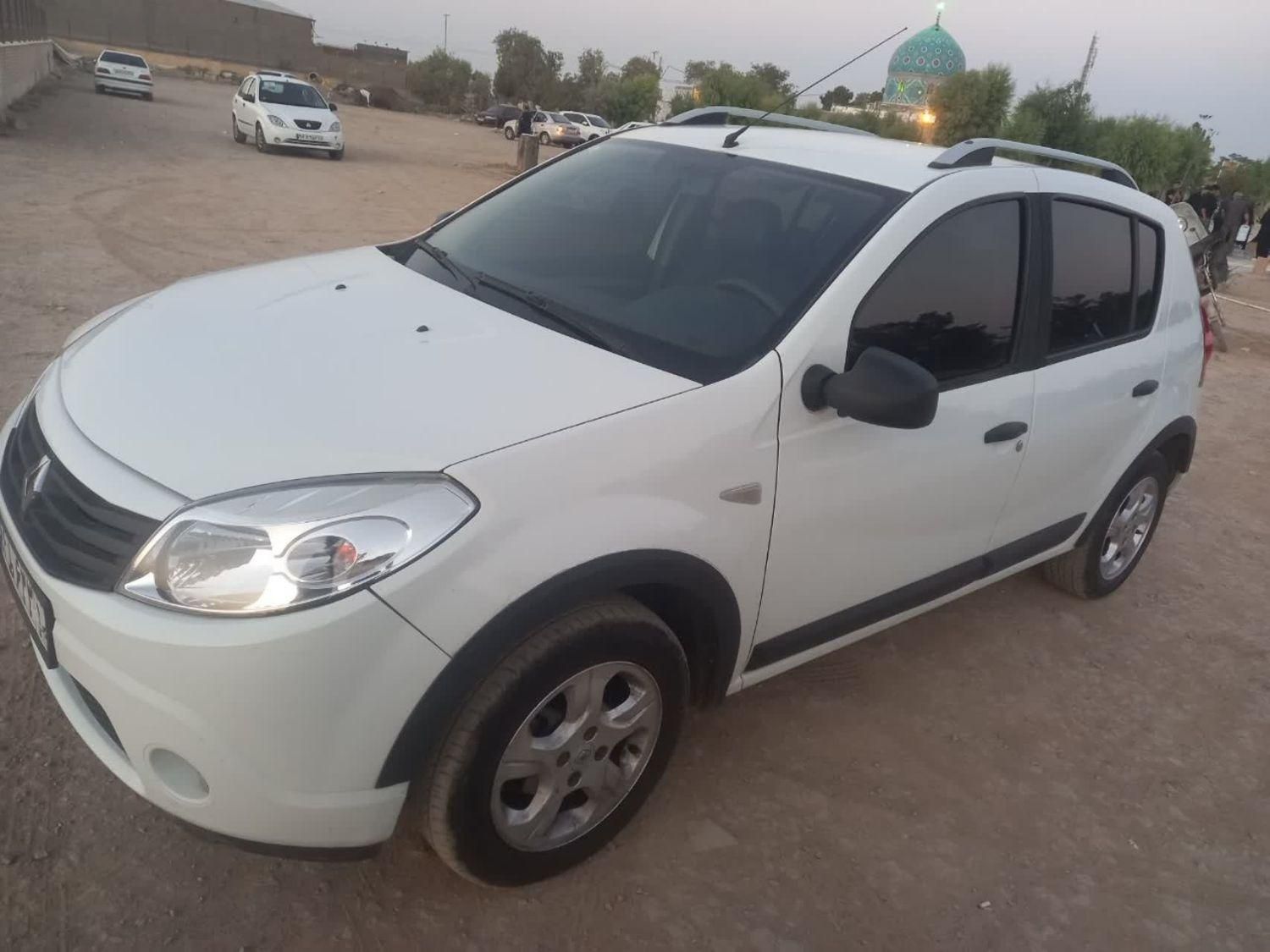 رنو ساندرو دنده ای - 1396