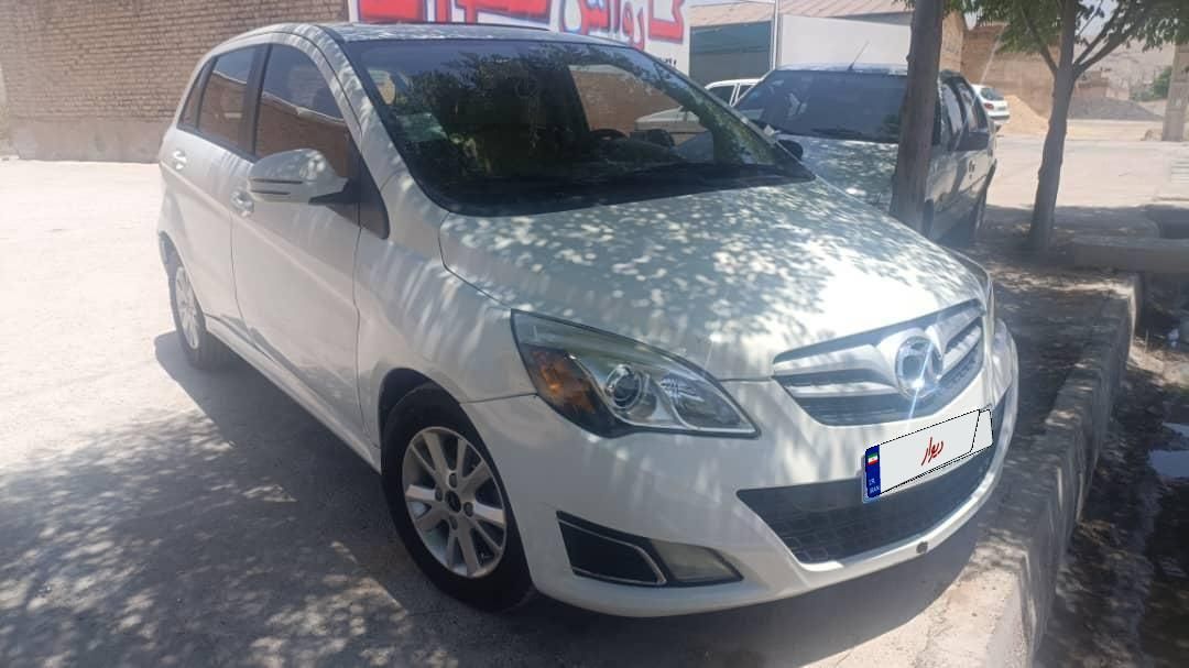 خودرو بایک، سابرینا مونتاژ آگهی ann_19524477