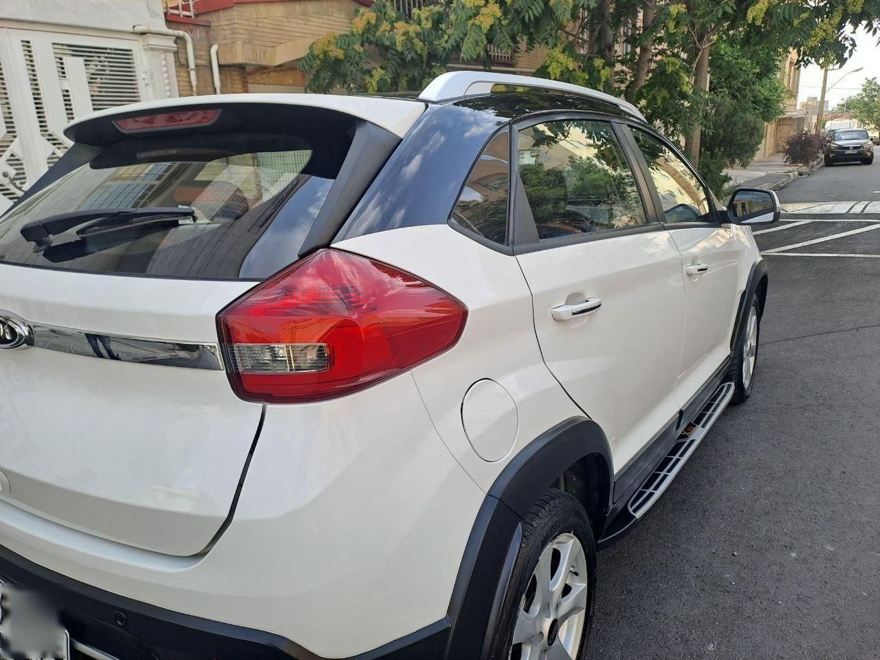 ام وی ام X22 دنده‌ای لاکچری - 1399