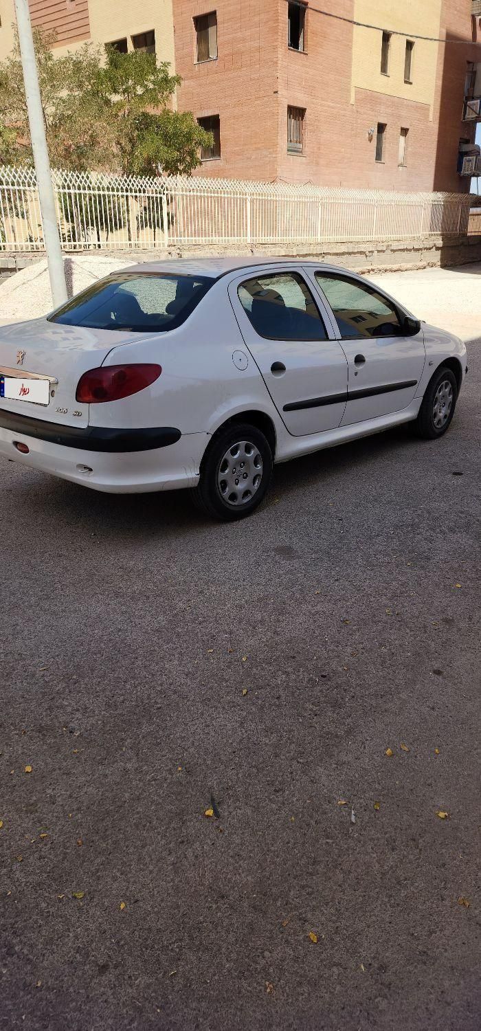 پژو ۲۰۶ صندوق دار v8 - 1396