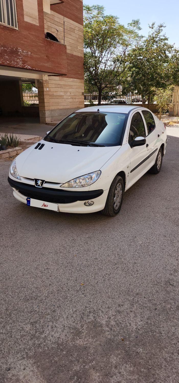 پژو ۲۰۶ صندوق دار v8 - 1396