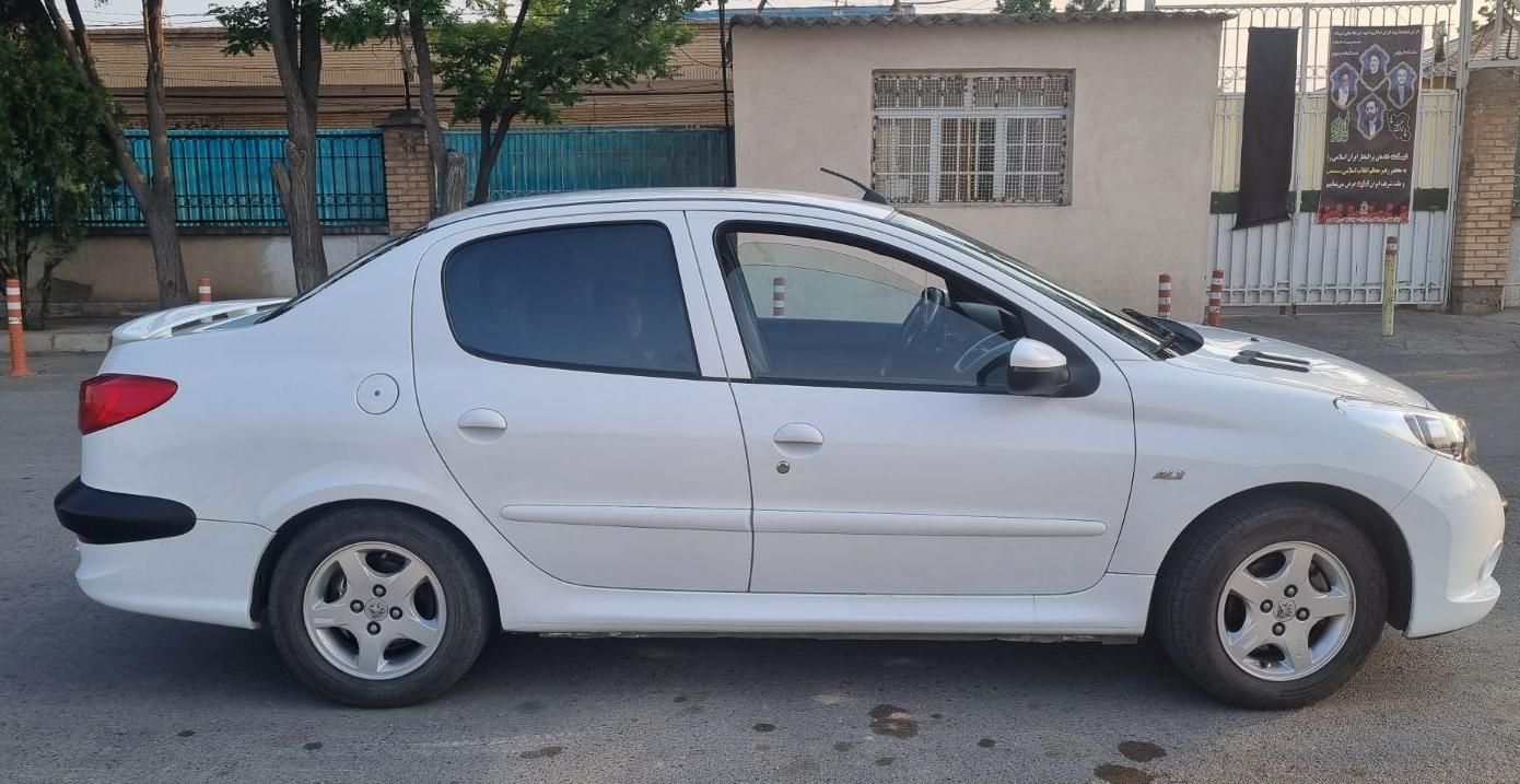 پژو ۲۰۶ صندوق دار v8 - 1398