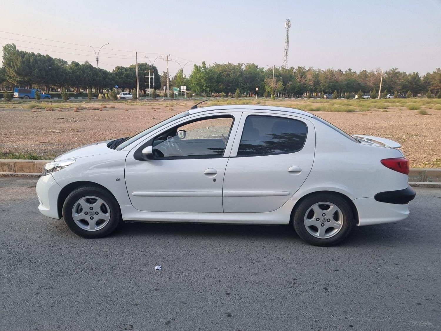 پژو ۲۰۶ صندوق دار v8 - 1398