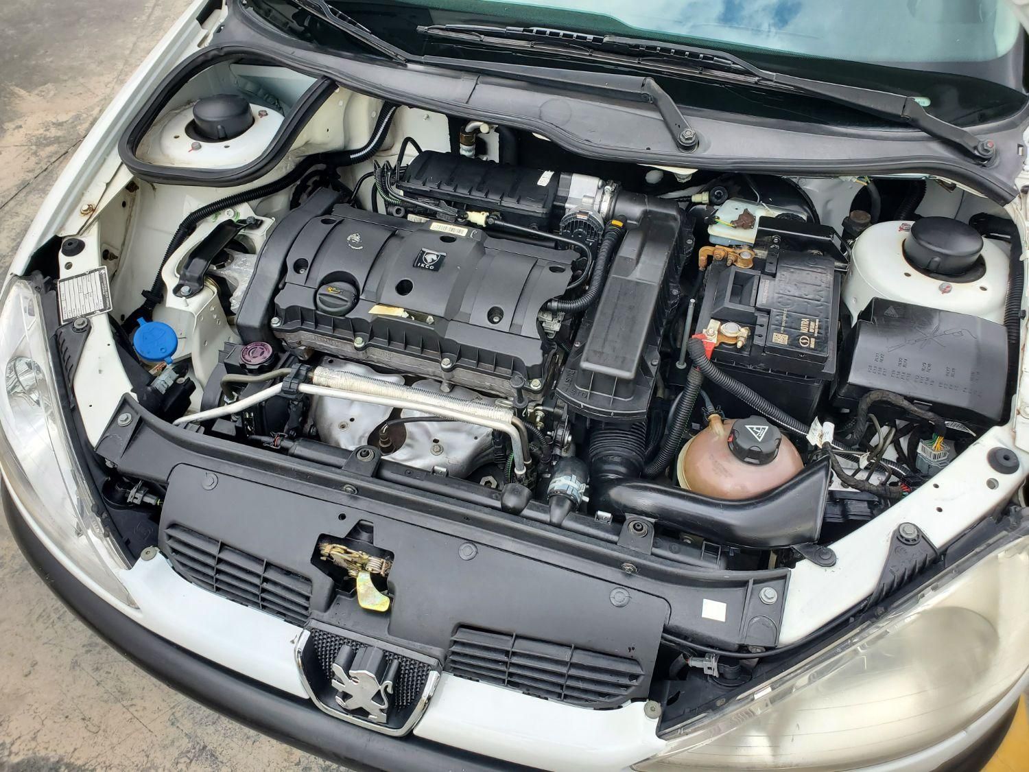 پژو ۲۰۶ صندوق دار v8 - 1397