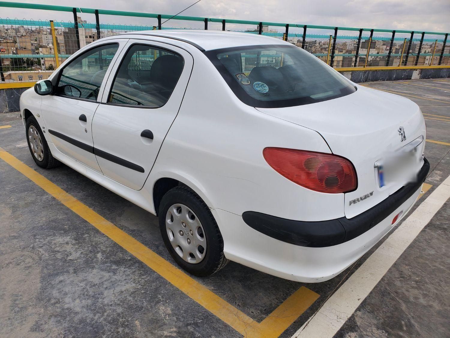پژو ۲۰۶ صندوق دار v8 - 1397