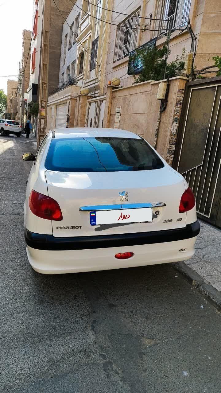 پژو ۲۰۶ صندوق دار v8 - 1397