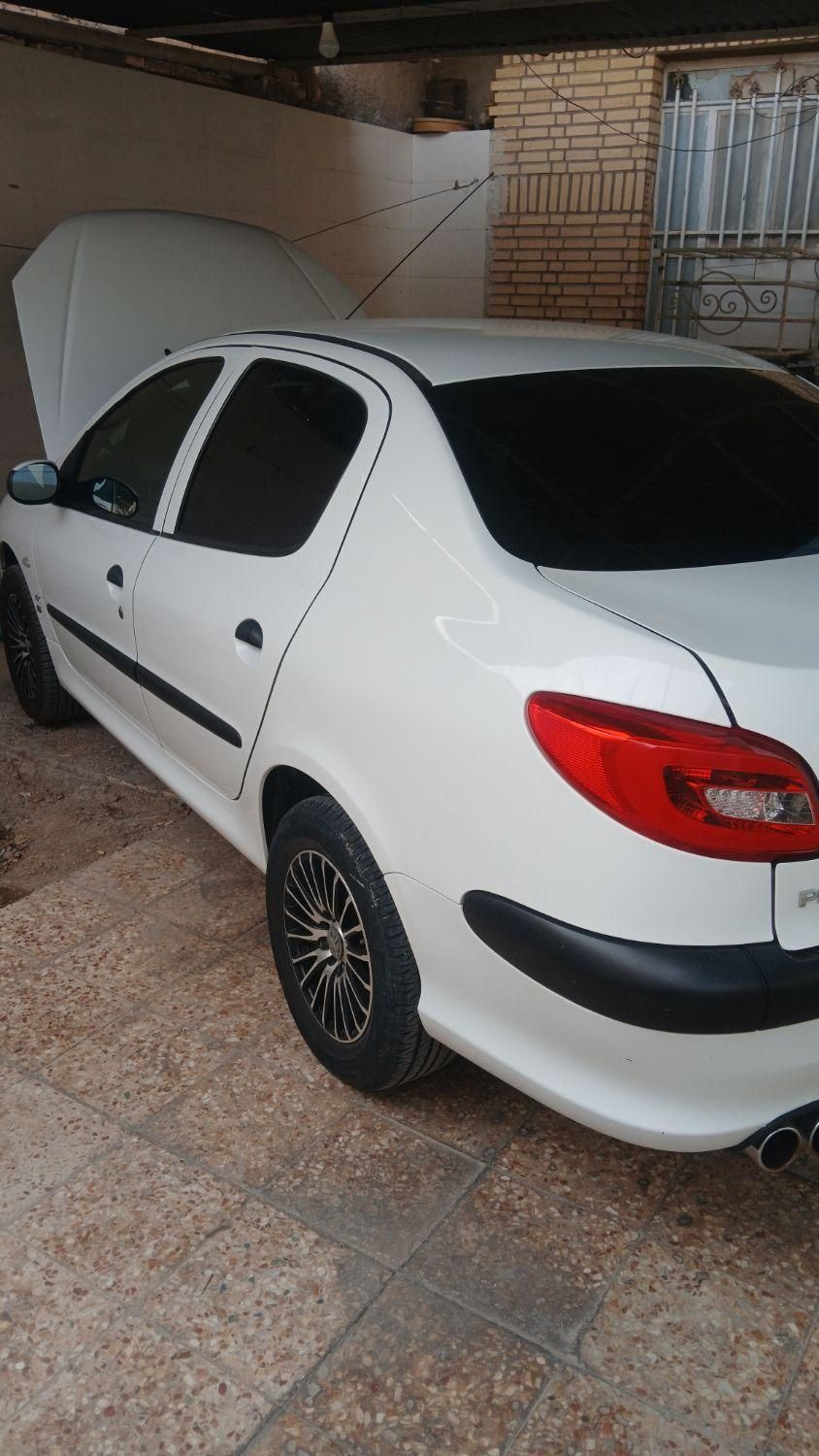 پژو ۲۰۶ صندوق دار v8 - 1394