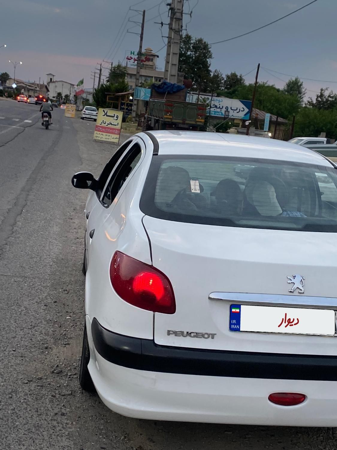 پژو ۲۰۶ صندوق دار v8 - 1393