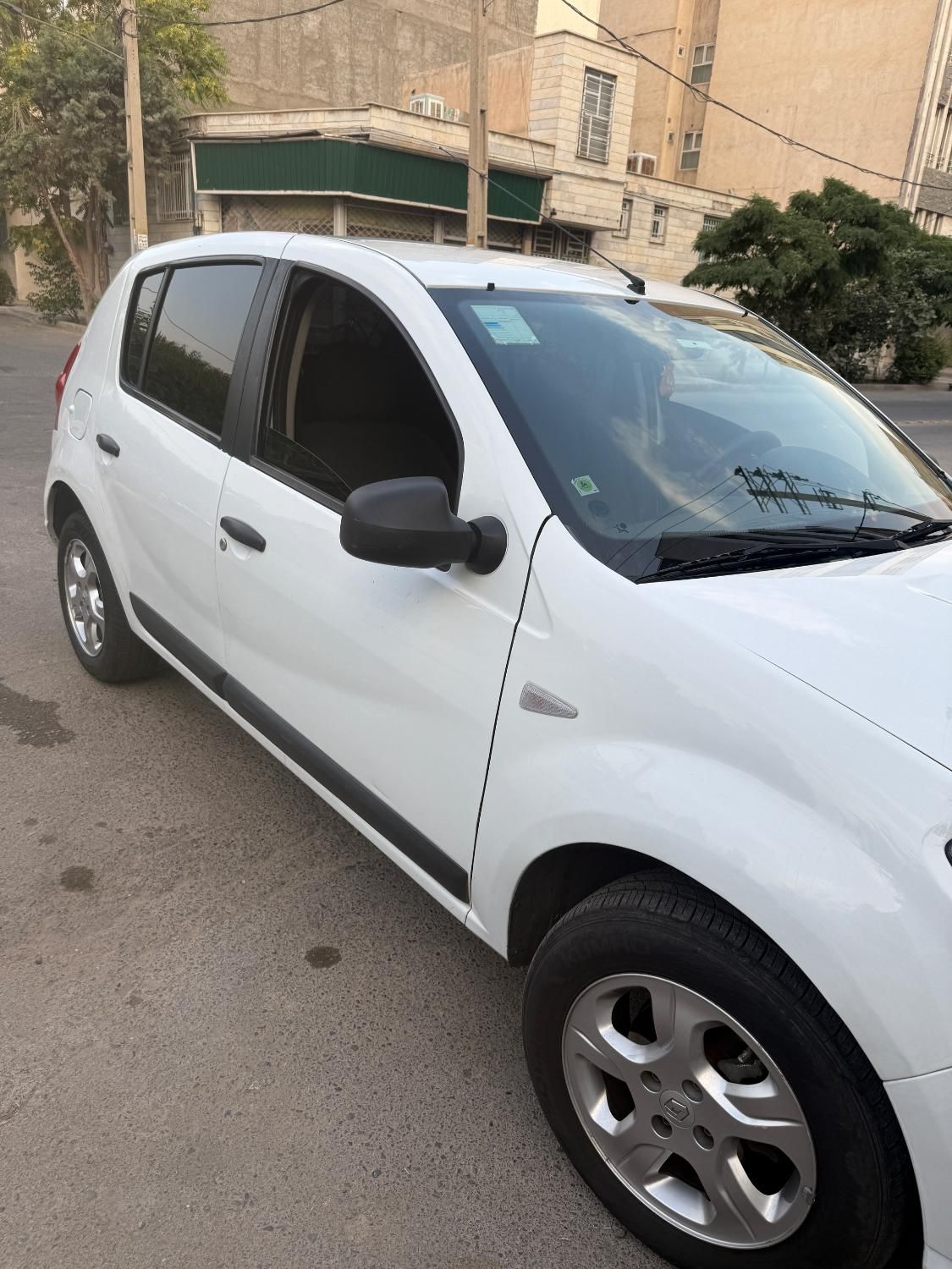 رنو ساندرو دنده ای - 1395