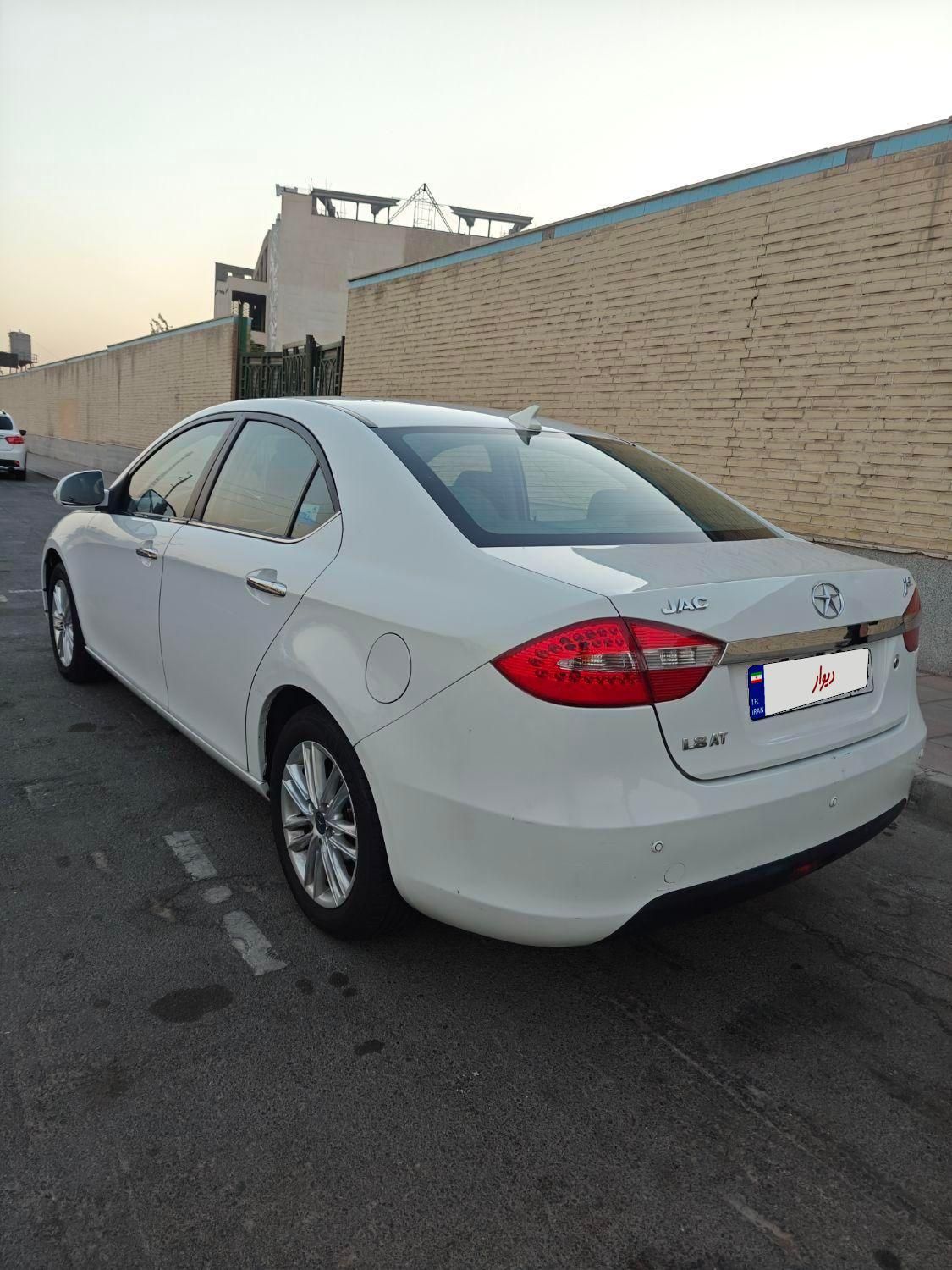 جک J5 اتوماتیک - 1393